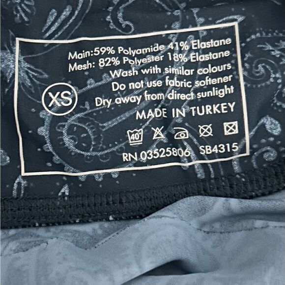 Sweaty Betty Zero Gravity Blue Leggings Paisley Compression High Rise Size XS - Picture 8 of 9